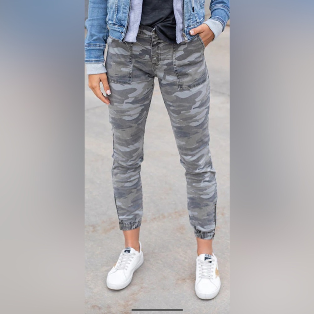 Grace & Lace sueded twill vintage camo colored joggers